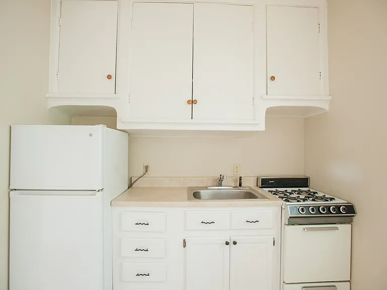 1665 N Humboldt Ave #4 — Photo 2