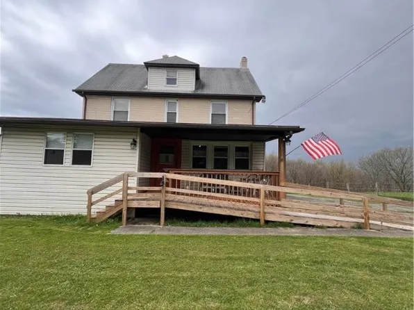 2710 Brighton Rd, Ellwood City, PA 16117