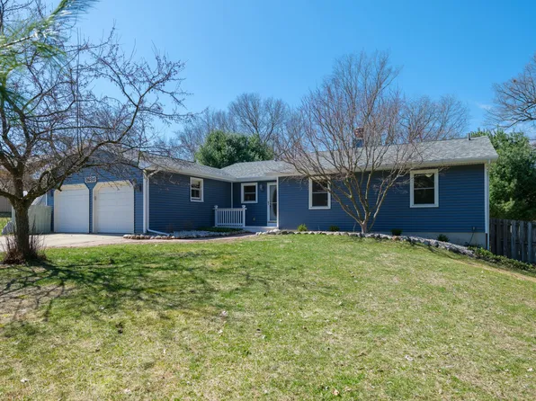 5685 Whitmore Dr, Kalamazoo, MI 49004