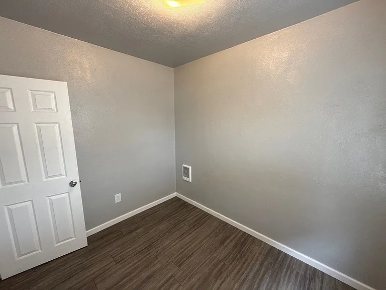 1237 Nandina St #1 — Photo 21