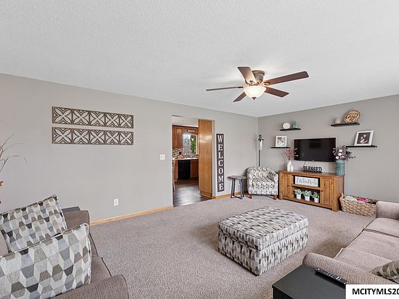 5th image of 706 6th St SE