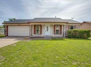 101 S Driskell Dr, Crowley, TX 76036