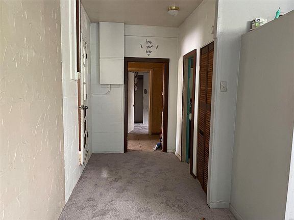 4th image of 1233 E Madison Ave