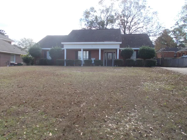 6016 Meridian Ln, Montgomery, AL 36117