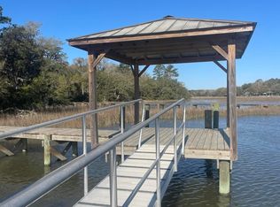 6652 Bloody Point Rd, Wadmalaw Island, SC 29487
