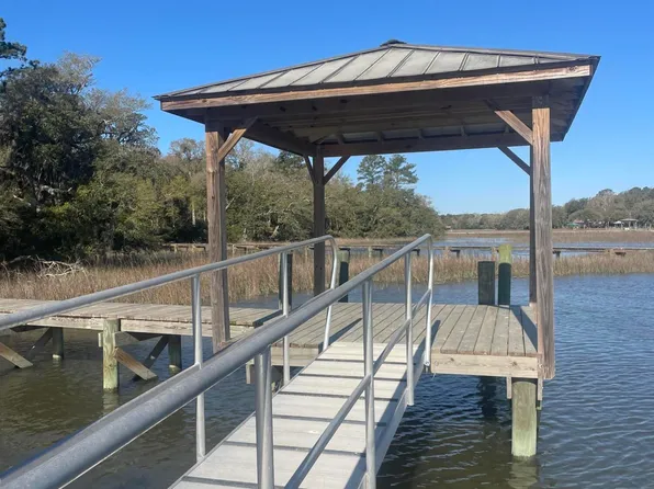 6652 Bloody Point Rd, Wadmalaw Island, SC 29487