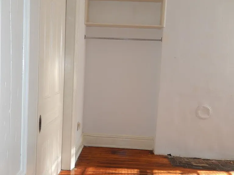 105 S Pine St — Photo 16