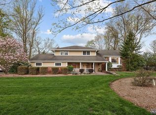 23 Biscayne Dr, Ramsey, NJ 07446