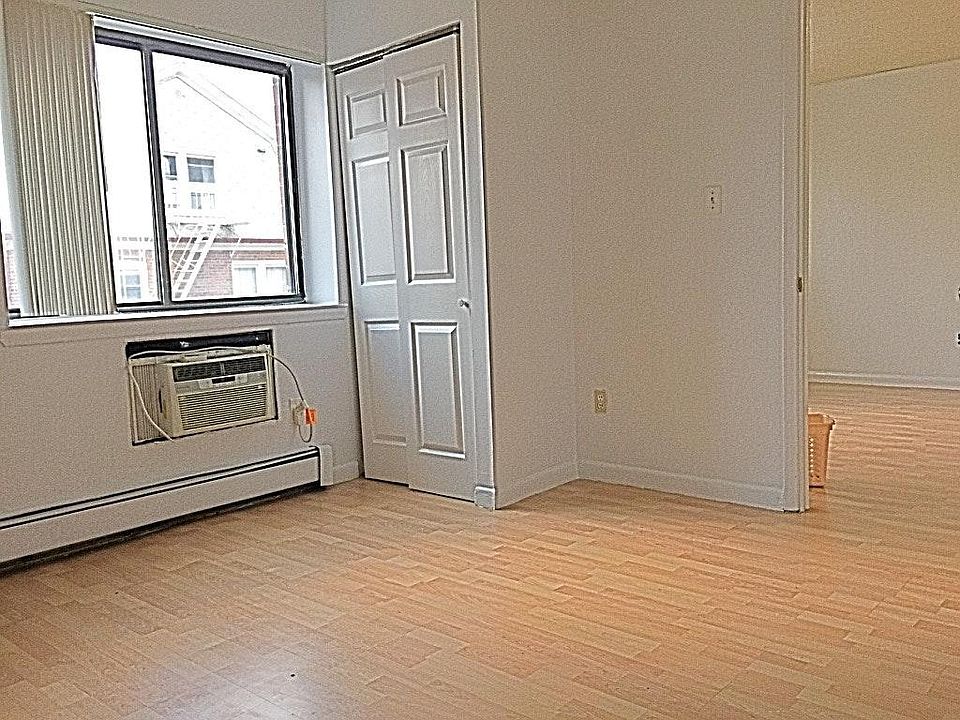 2nd image of 4304 158th St