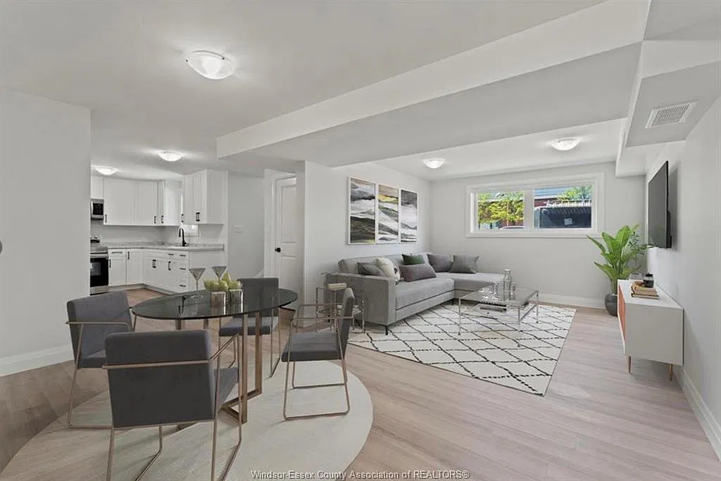 3 bed, 1300 sqft, $2,250 — Photo 1