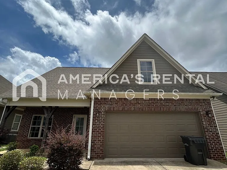 229 Union Station Dr — Photo 1