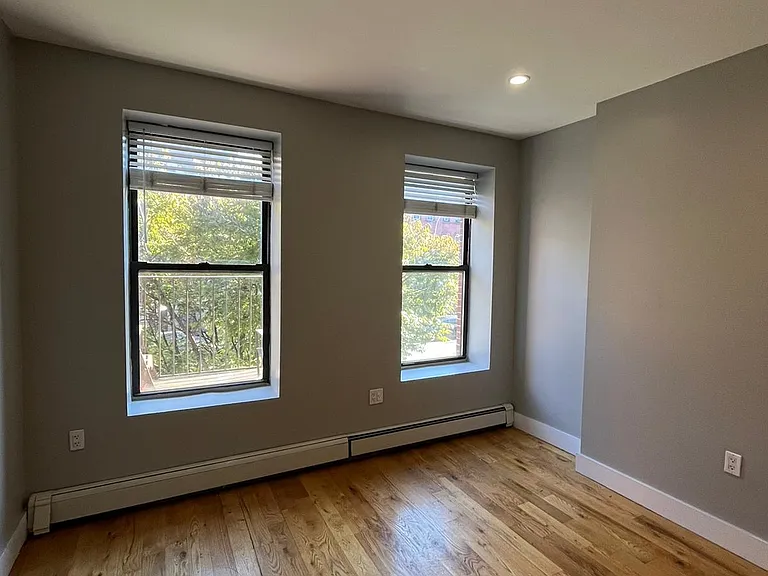315 Alexander Ave #2F — Photo 5