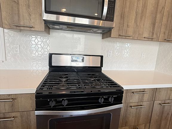 3rd image of 5200 Beachside Ln #113