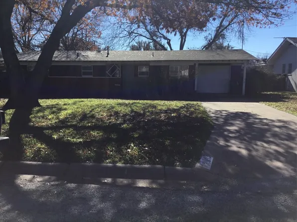 1113 W Howard St, Olney, TX 76374
