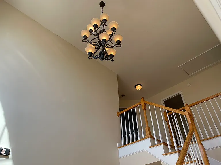 1184 Farmington Dr — Photo 10