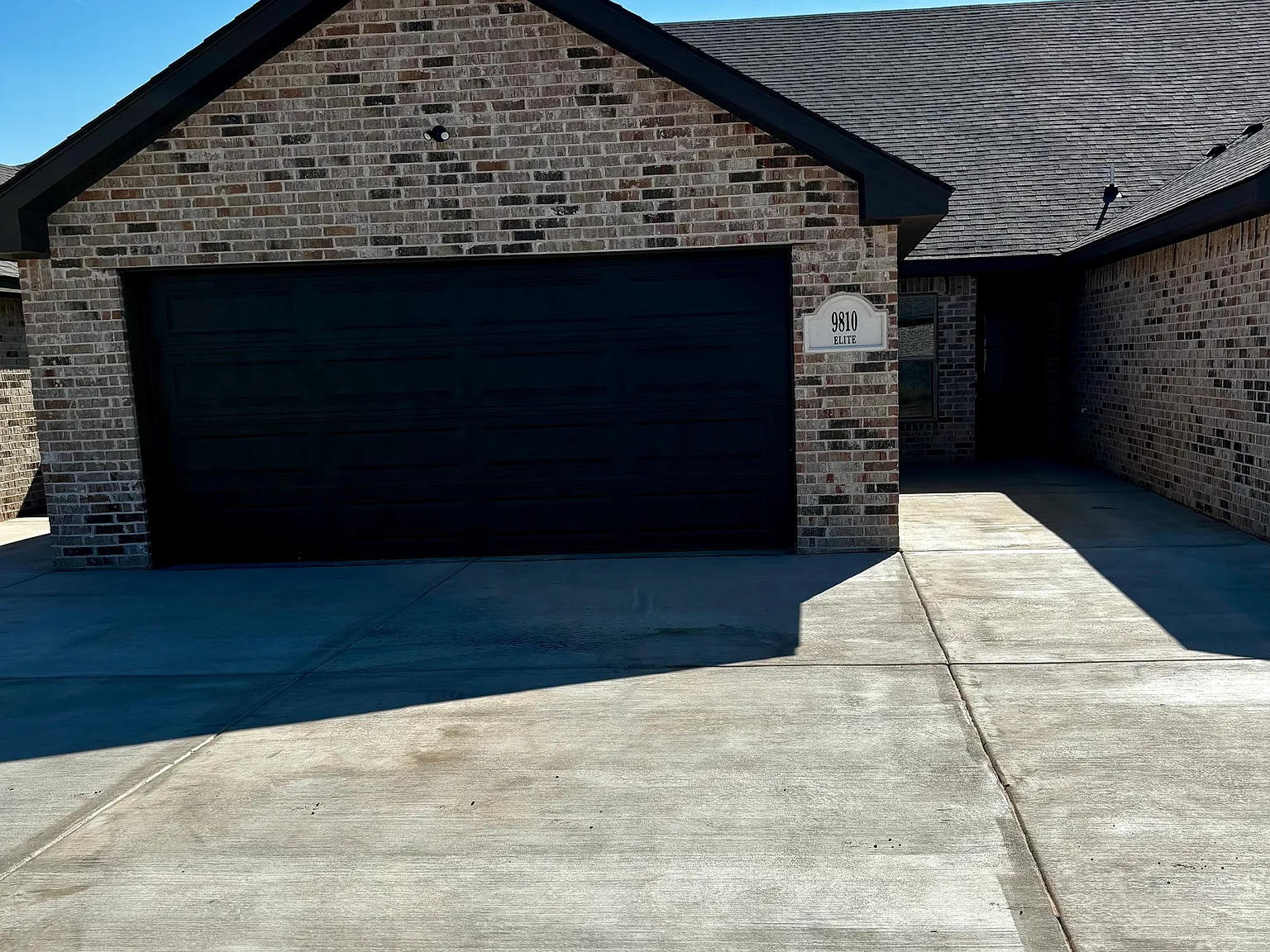 3 bed, 1365 sqft, $1,950 — Photo 2