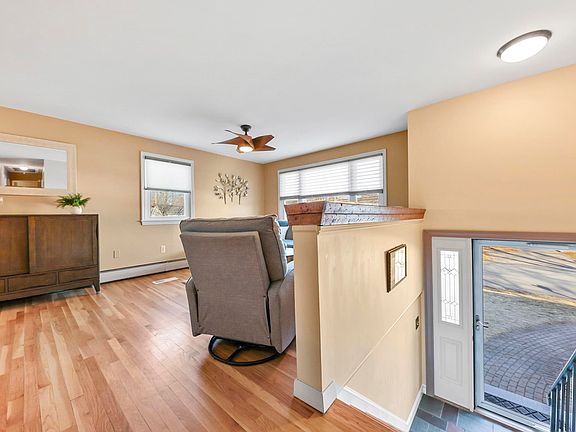 2nd image of 32 Seminole Drive