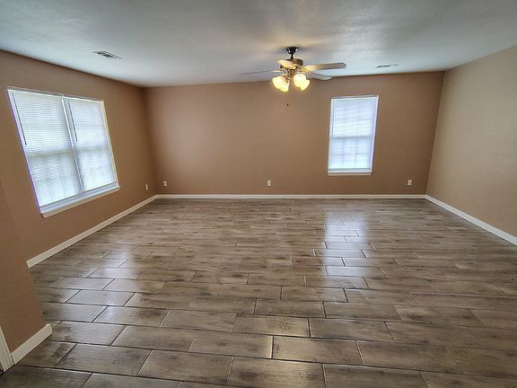 3rd image of 1700 Joshua Pl #B