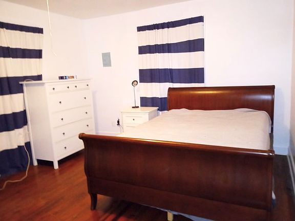 3rd image of 1315 Lindsey St #1