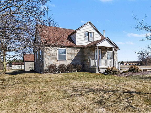 3rd image of 800 W Midland Rd