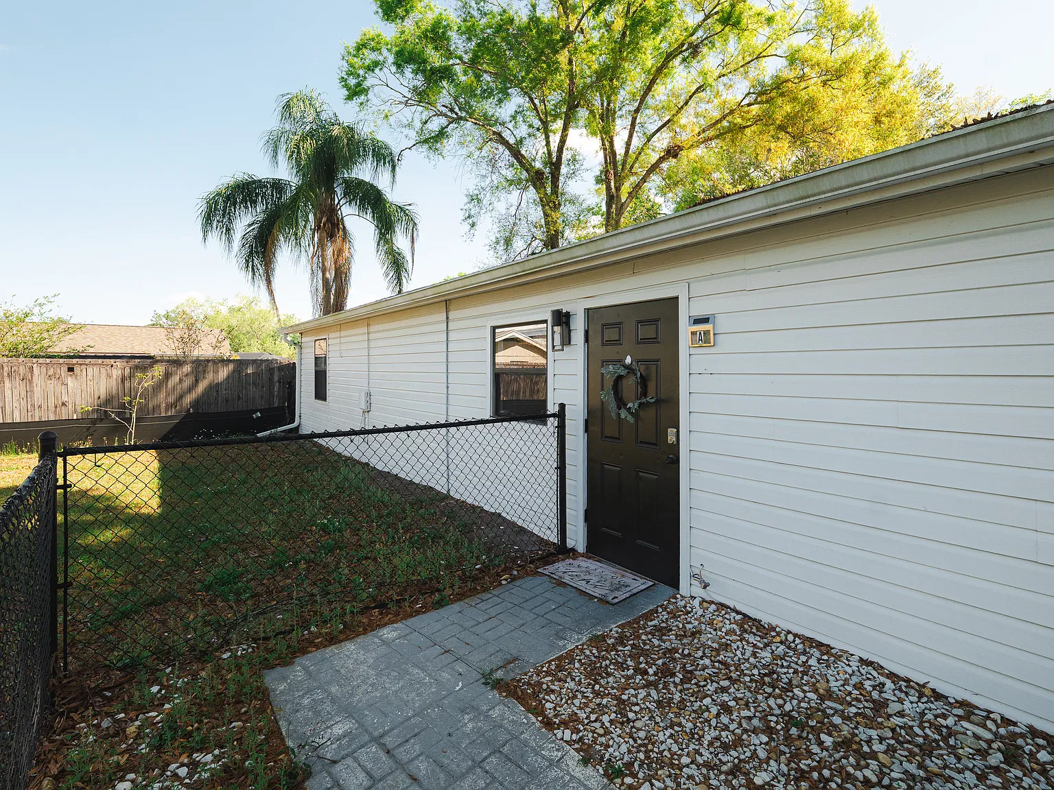 2 bed, 900 sqft, $2,100 — Photo 1