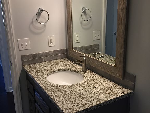 5th image of 3111 Iris Pl