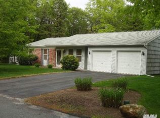 1 Evelyn Ct, Manorville, NY 11949