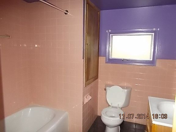 5th image of 258 Hutchins St