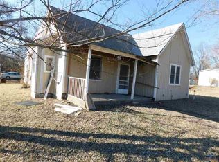 201 N 7th St, Deepwater, MO 64740