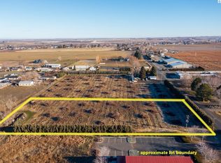 Lake Rd, Burbank, WA 99323