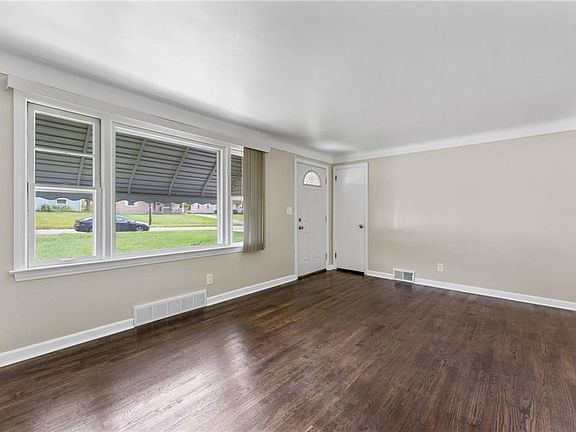 3rd image of 304 S Bon Air Ave