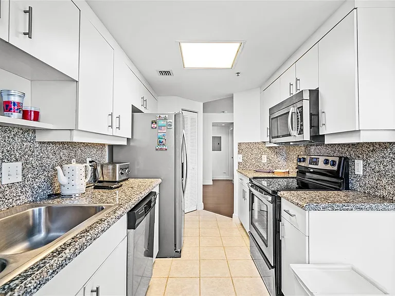 701 Brickell Key Blvd #604 — Photo 20