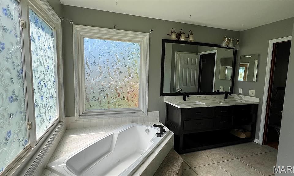 15645 Chaste St, Florissant, MO 63034 | Zillow