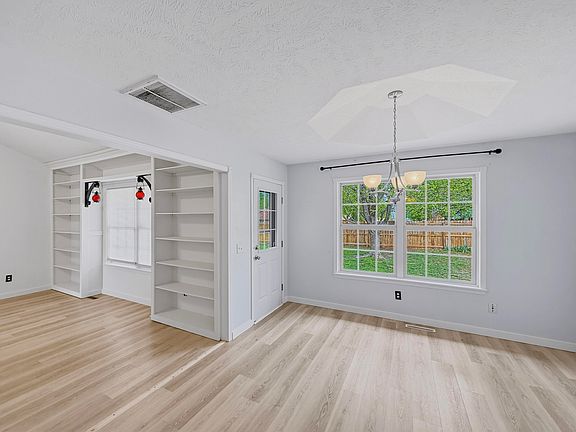 4th image of 338 S Canton Avenue
