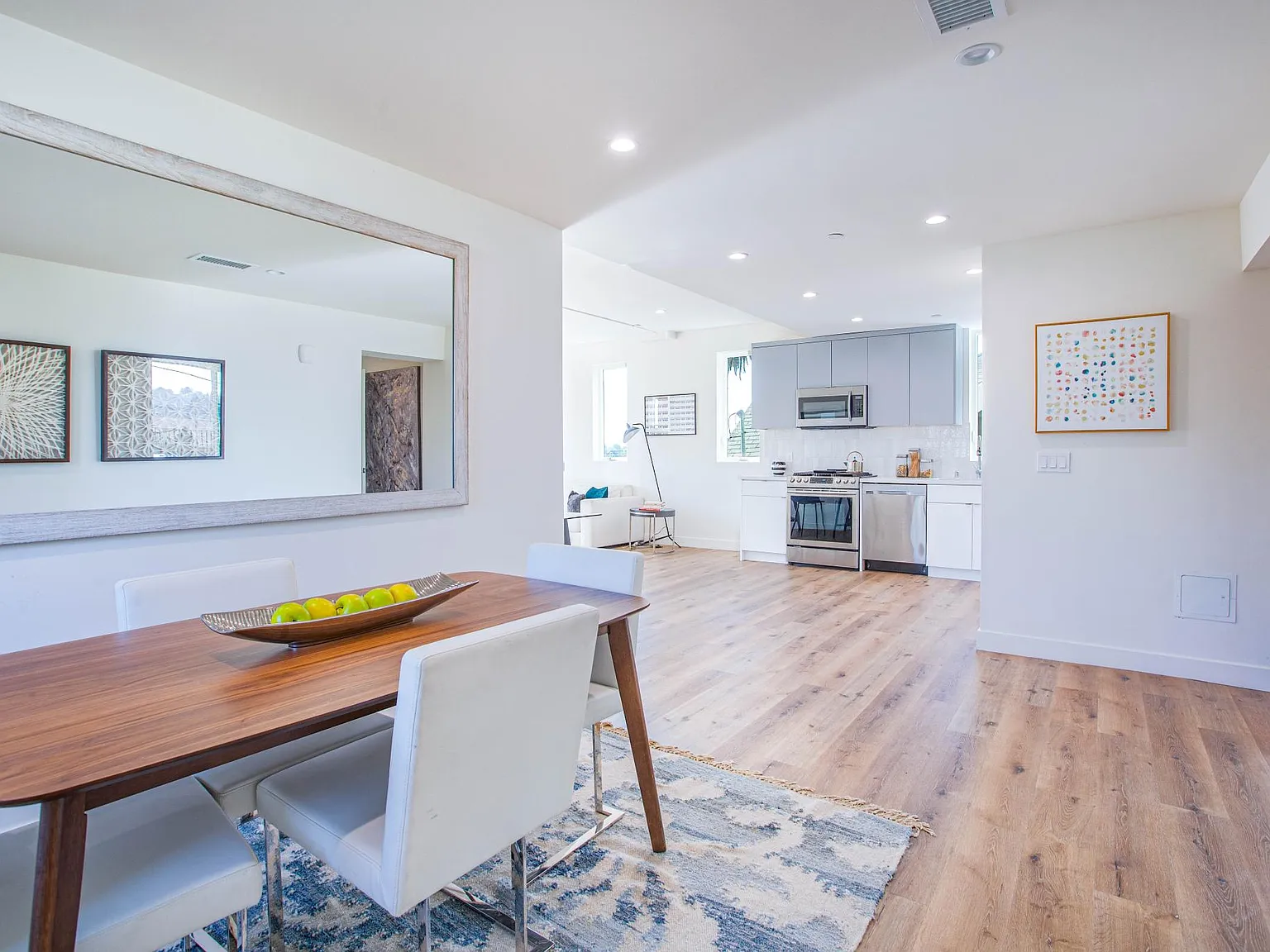 2 bed, 1250 sqft, $3,400 — Photo 3