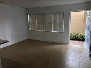 15-102 8660th Ter NW #5, Miami, FL 33126