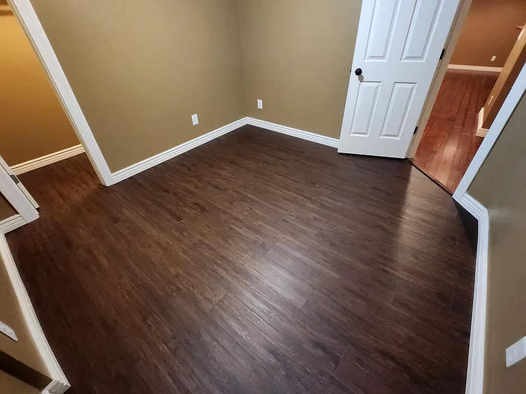 801 S Cranbrook Cir — Photo 26