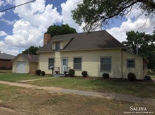 435 E 4th St, Minneapolis, KS 67467