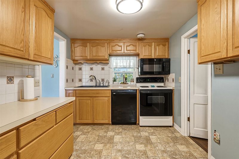 4th image of 1804 Walnut Street