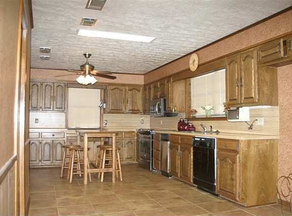 4th image of 6285 Diamond Ave