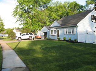 12 Garrison Dr, Hazlet, NJ 07730