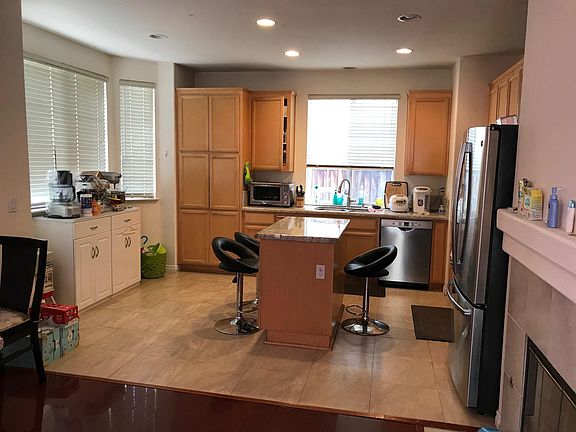 3rd image of 515 Rivermist Ln