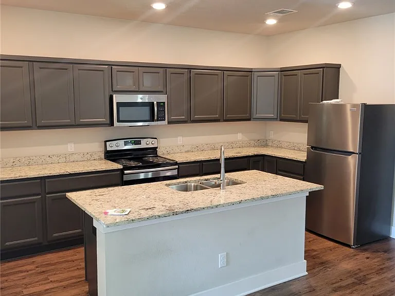 3908 Yukon Ln — Photo 4