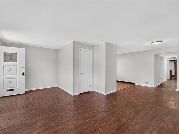 3rd image of 2261 Strahle St Floor 1