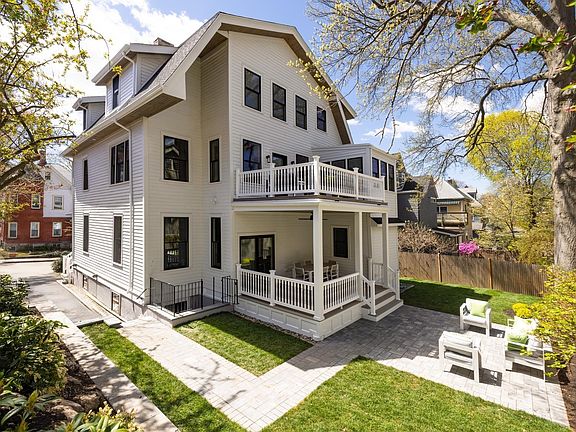 3rd image of 21 Kent Sq #1