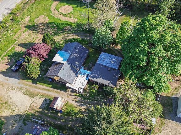 3rd image of 1341 Pratt Rd