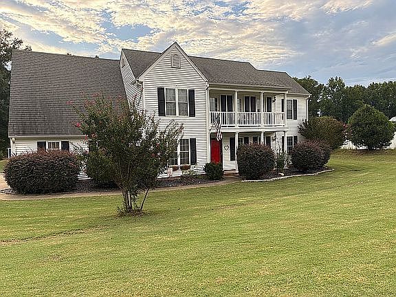 3rd image of 281 Wren Rd