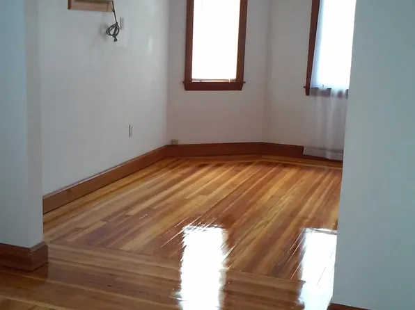 17 Boston St #2, Salem, MA 01970