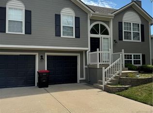 1709 Lynne Cir, Greenwood, MO 64034