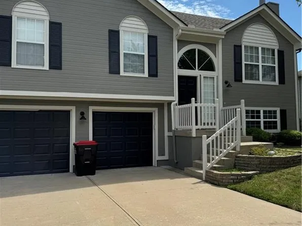 1709 Lynne Cir, Greenwood, MO 64034